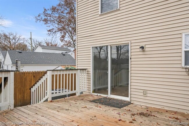 Building Photo - 33533 Rhonswood St