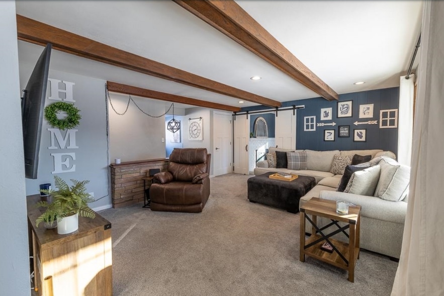 Building Photo - 233 Matthew St