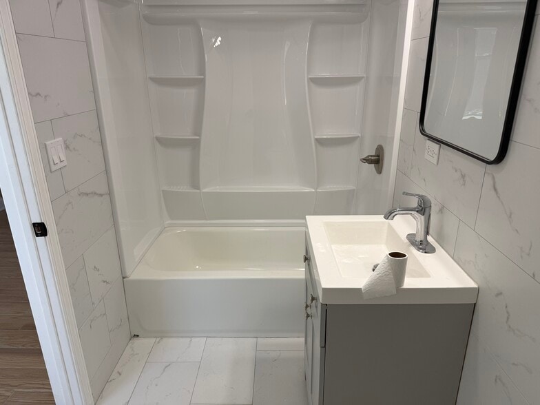 Building Photo - 222 N Genesee St