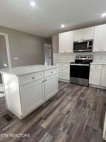 Building Photo - 3408 Hackberry Rd