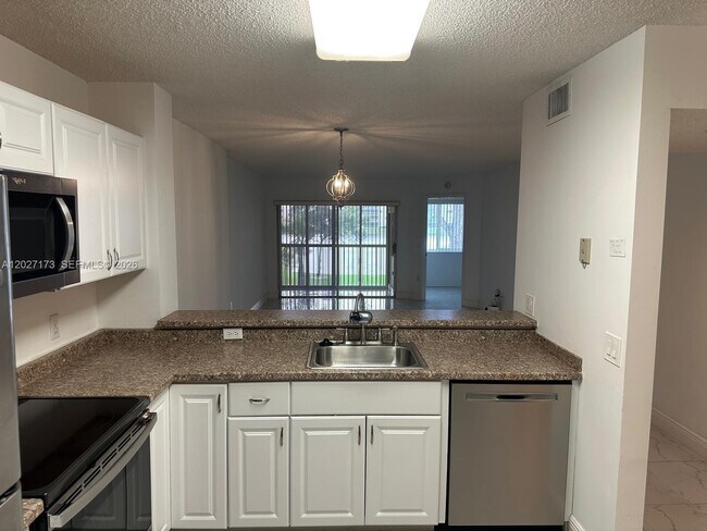 Building Photo - 7737 Trent Dr