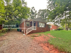 Building Photo - 3400 Bonaire Dr