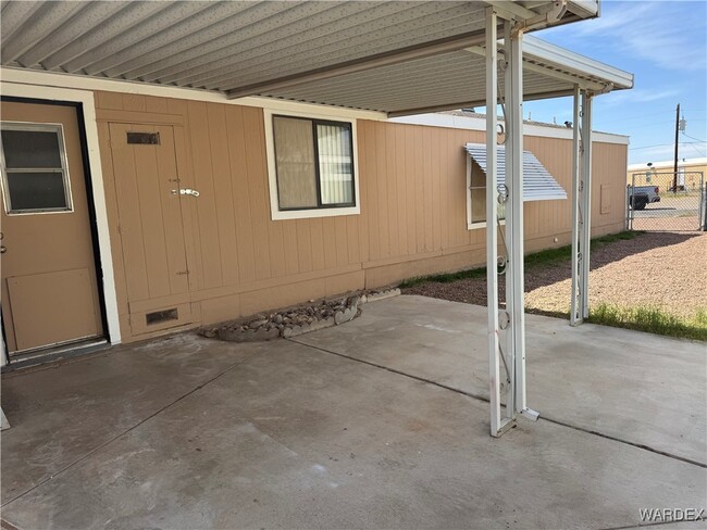 Building Photo - 615 Mead Ln