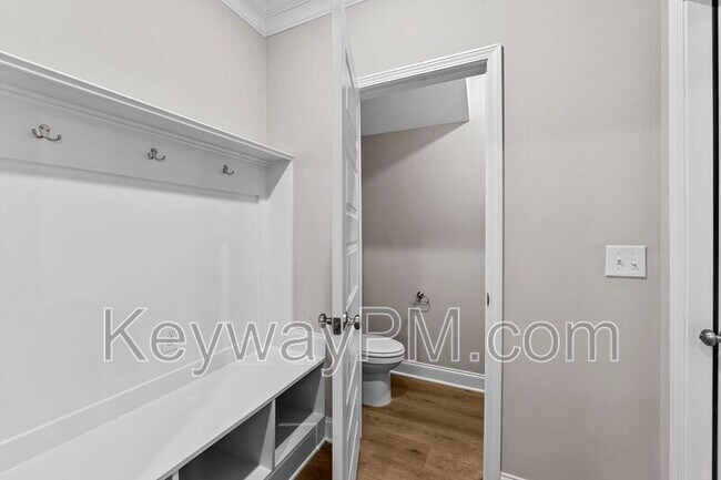 Building Photo - 563 Yuma Ln