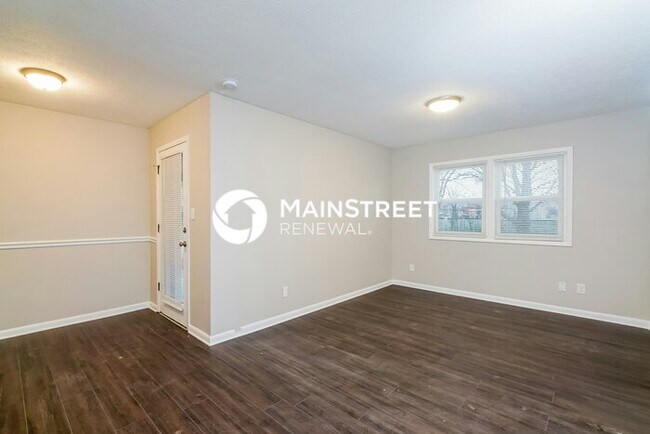 Building Photo - 3 Bedroom Pet-Friendly Home in Louisville, KY with Main Street Renewal