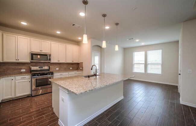 Building Photo - 27986 Clear Pines Dr.