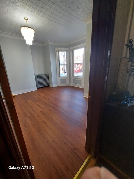 Building Photo - 253 Bowers St