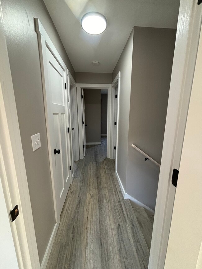 Building Photo - 22 Pond Rd