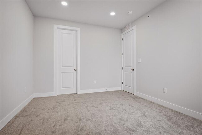 Building Photo - 4022 Cottage Wy