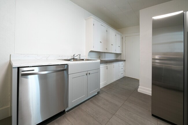 Building Photo - 151 N Holdings LLC