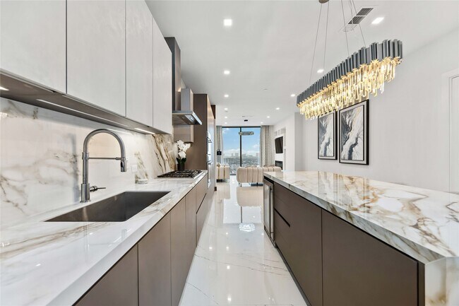 Building Photo - 1711 Allen Pkwy