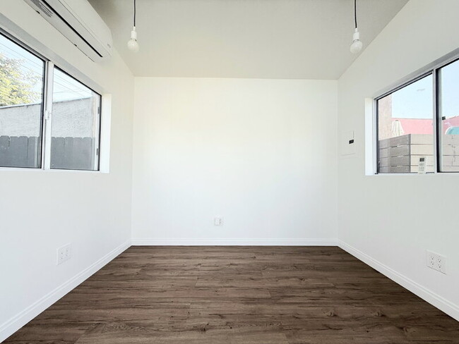 Building Photo - 6500 Arlington Ave