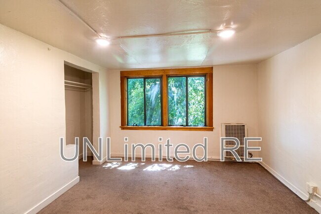 Building Photo - 306 S Humphreys St