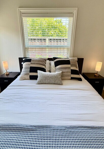 Building Photo - 10699 Larry Way