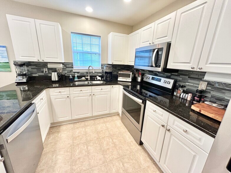 Building Photo - 2268 Kings Gate Ln