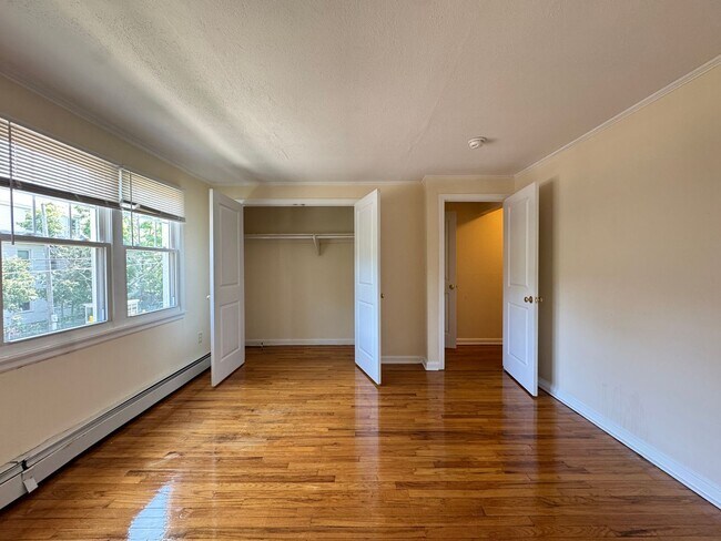 Building Photo - 27 Savin Ct