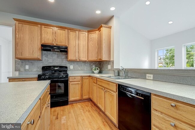 Building Photo - 42038 Cherish Ct