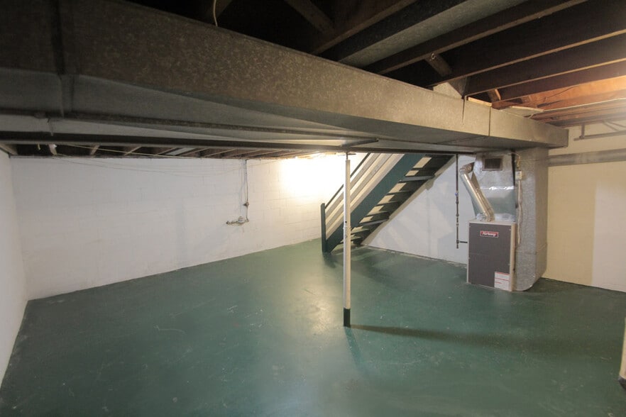 Building Photo - 408 South Ave