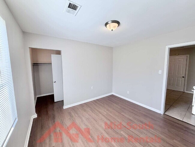 Building Photo - 1549 Patton St