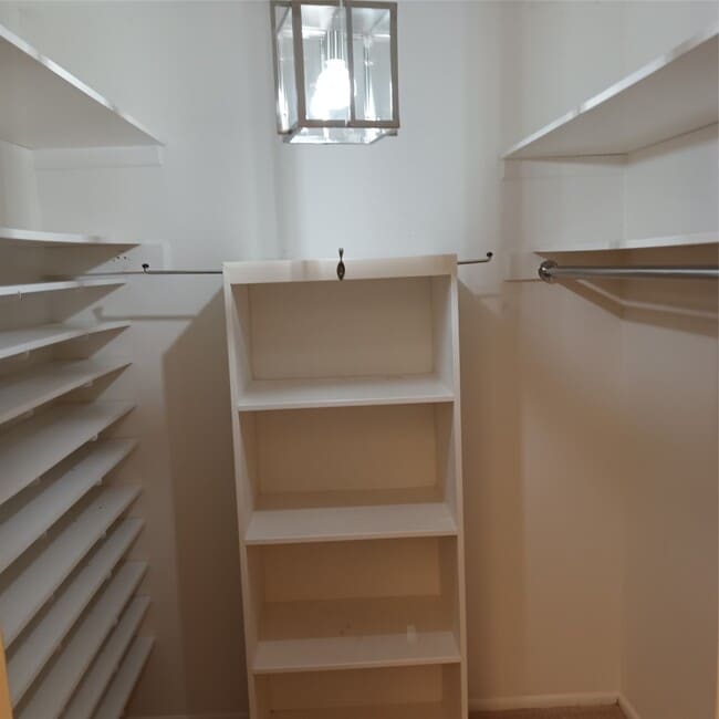 Building Photo - 5837 Northgap Dr