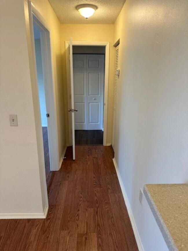 Building Photo - 1222 Bermuda Lakes Ln
