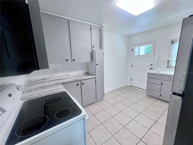 Building Photo - 2707 NW 4th Ave