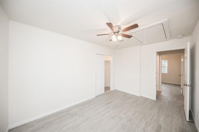 Building Photo - 5044 Mallow St