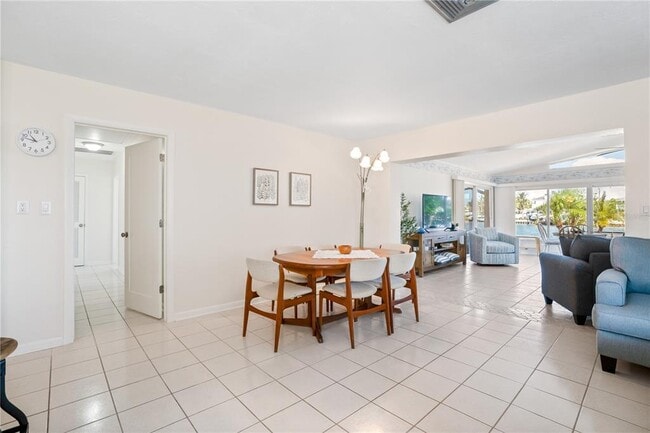 Building Photo - 3666 Belle Vista Dr E