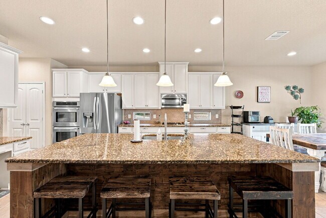 Building Photo - 8951 Highland Dawn