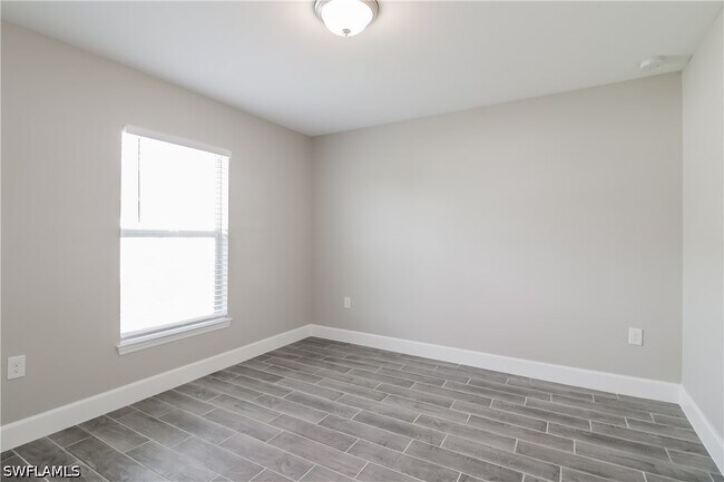 Building Photo - 2902 7th St W