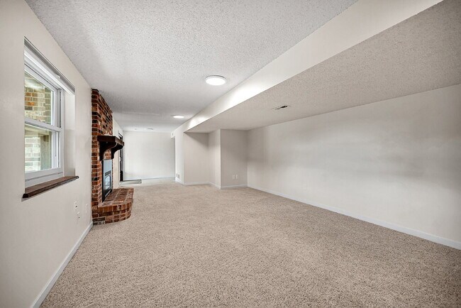Building Photo - $3,995.95, $200 Off Cleaning Voucher, 4 Beds - 3 Baths, Single Family Home in Denver with 2-Car A...