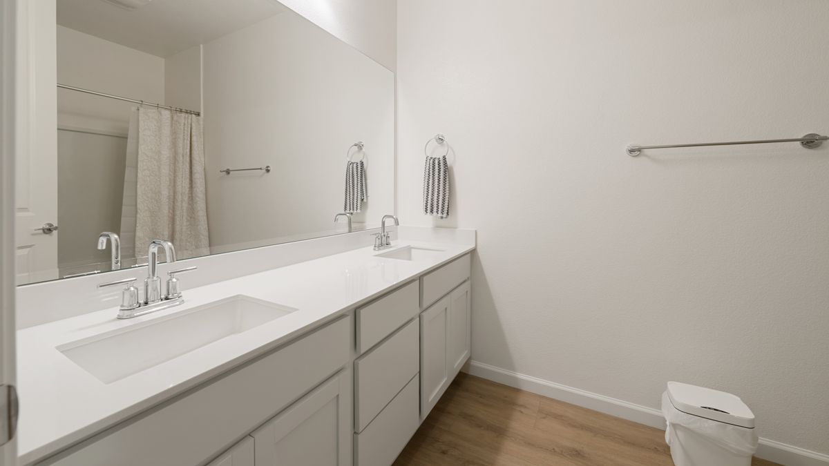 Building Photo - 4474 Saone Walk