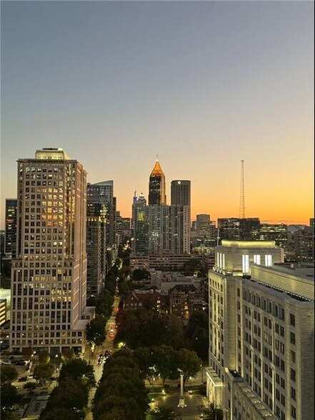 Building Photo - 1080 Peachtree St NE