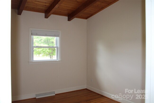 Building Photo - 4241 Burton Ln