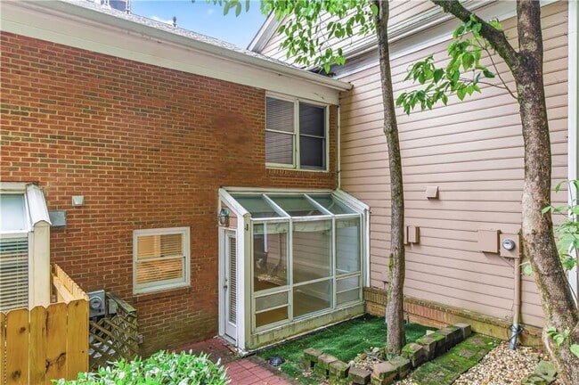 Building Photo - 7500 Roswell Rd NE