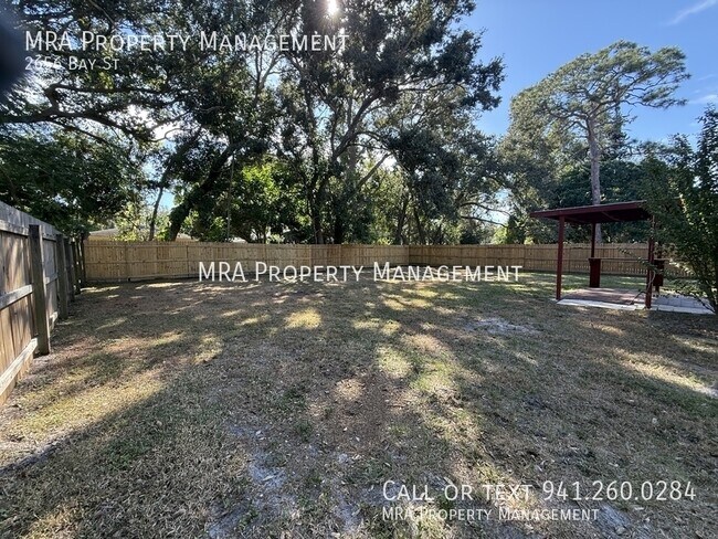 Building Photo - 2656 Bay St