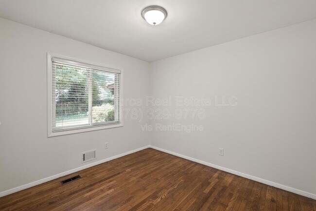 Building Photo - 5070 Crowe Dr SE