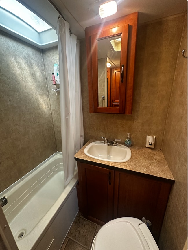 Building Photo - Lambright St, Tampa, FL 33604