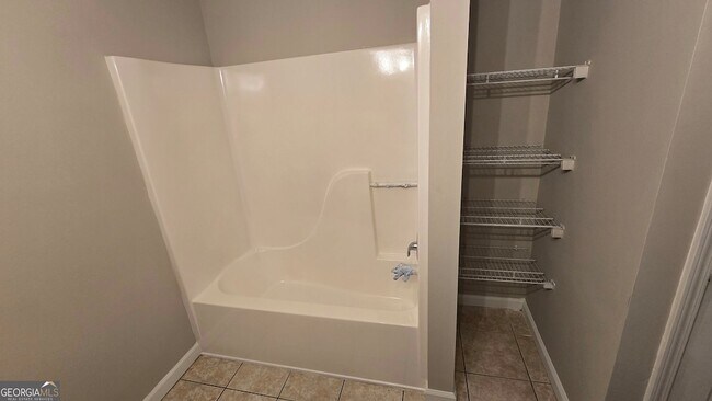 Building Photo - 3025 Mangum Dr