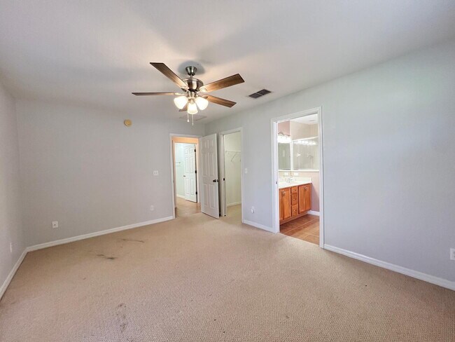 Building Photo - Beautiful 3 BD 2 BATH Home in Gated Community