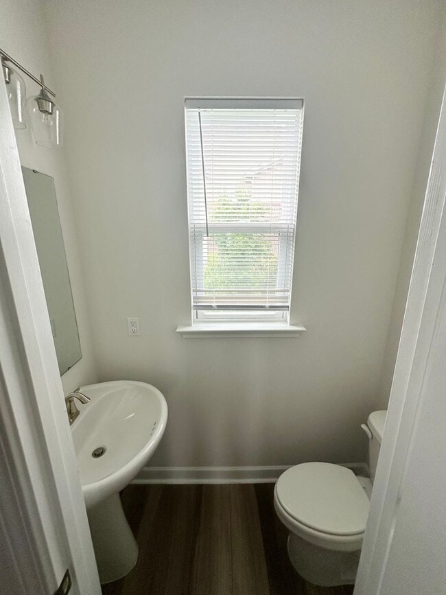 Building Photo - Lovely Townhome in Marshview Commons