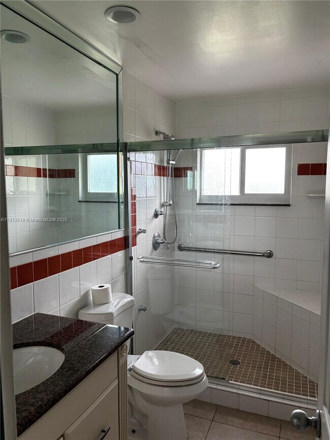 Building Photo - 2002 NE 43rd St