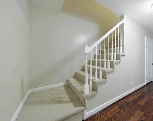 Building Photo - 2503 E Lakeview Dr