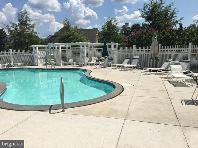 Building Photo - 13210 Rabbit Chase Rd