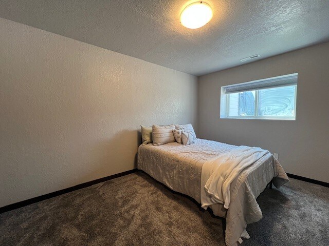 Building Photo - 558 Bull Run Dr