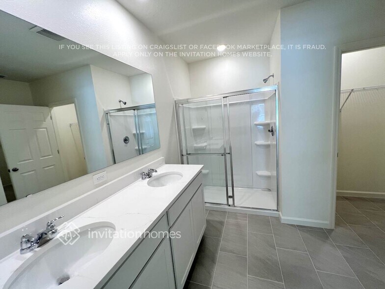 Building Photo - 493 Seaspray Dr