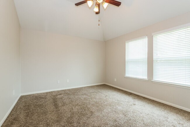 Building Photo - 2802 Mesquite Ridge Dr