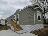 Building Photo - 121 Lynn Ln
