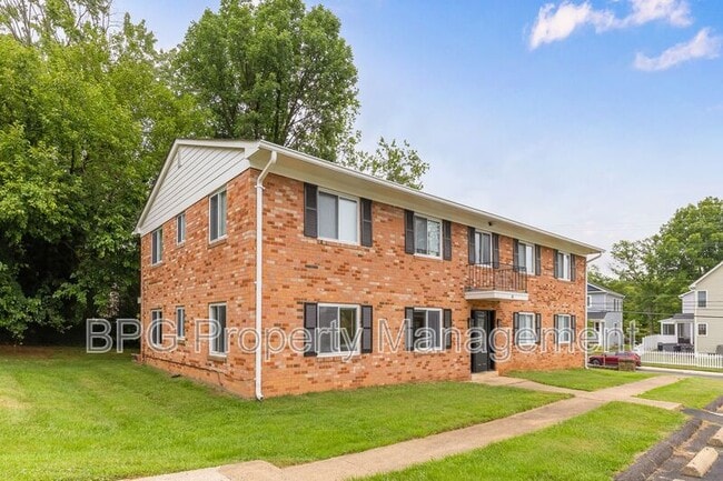 Building Photo - 45 Washington St