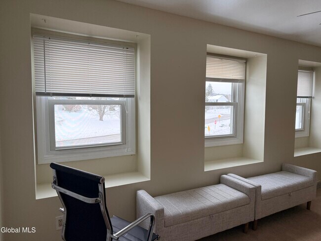 Building Photo - 120 Donna Lynn Dr